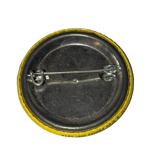 Batman Yellow Black D C Comics 1-3/4" Vintage Pinback Pin Back Button - Picture 2 of 2